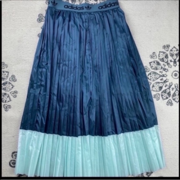 ADIDAS PLEATED MIDI SKIRT SIZE S - Picture 3 of 6